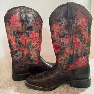 Durango Mustang Women's Faux Exotic floral embroidered Western Pull-on Boot